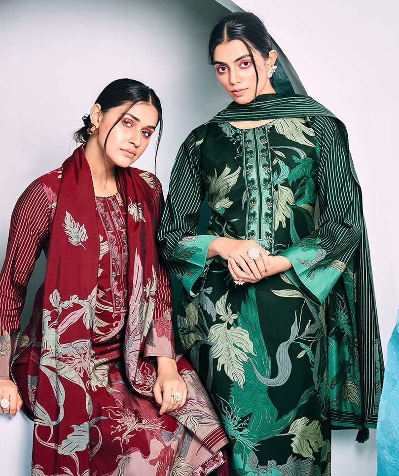  VINTAGE VOUGUE Open Pic by Mumtaz Arts